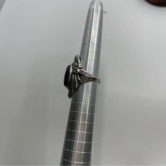 Vintage Alad Sterling Silver Ring with Black Stone Gothic Victorian Details - Picture 5 of 6